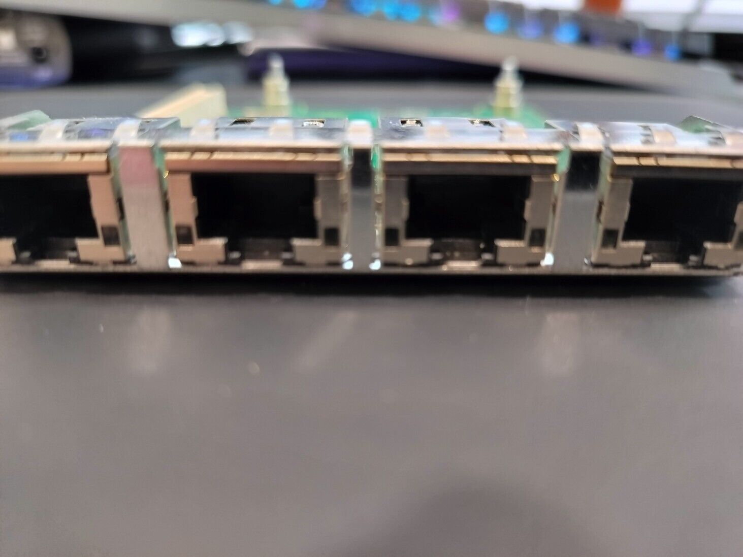 Broadcom BCM5720 Dual-Port 1GbE NIC