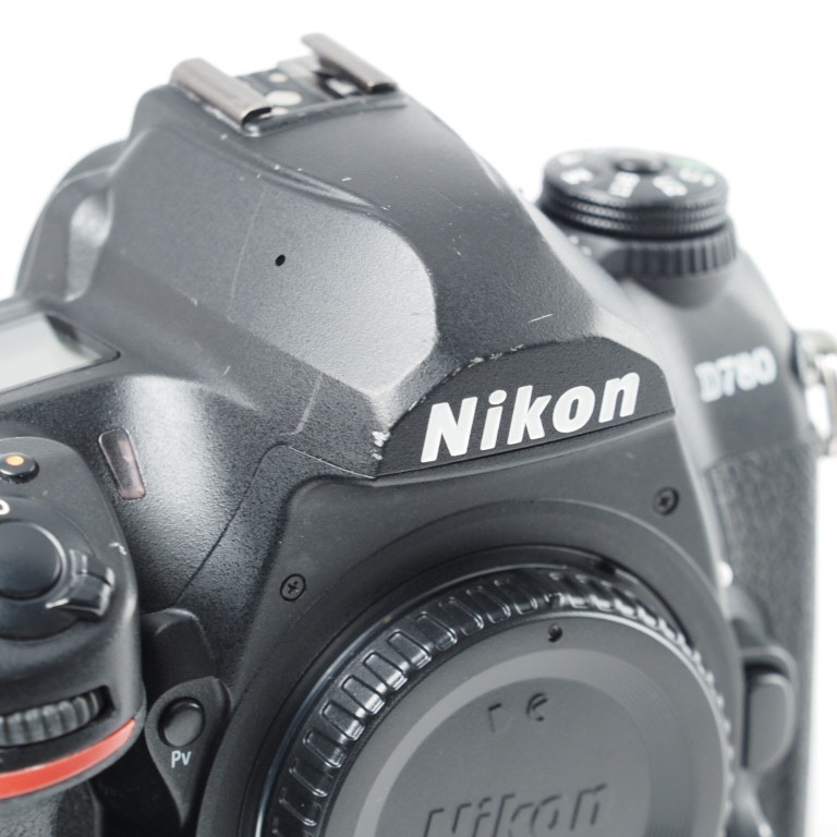 Nikon D780