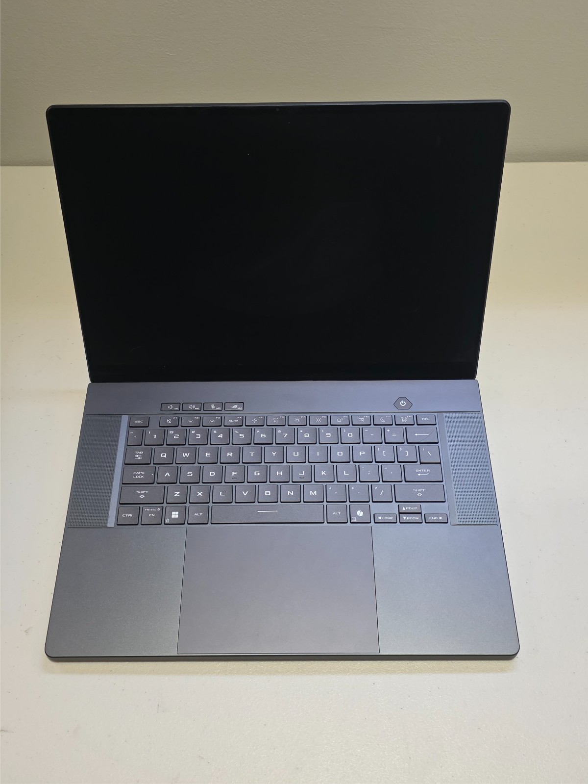 اسوس روج زيفيروس G16 (2025)